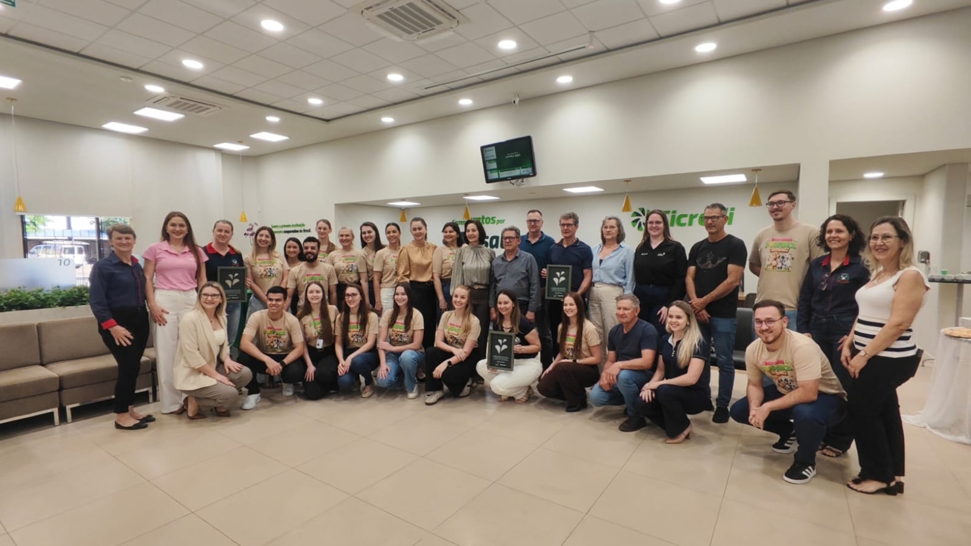 Sicredi entrega mais de R$ 18 mil a entidades de Missal por meio do Fundo Social