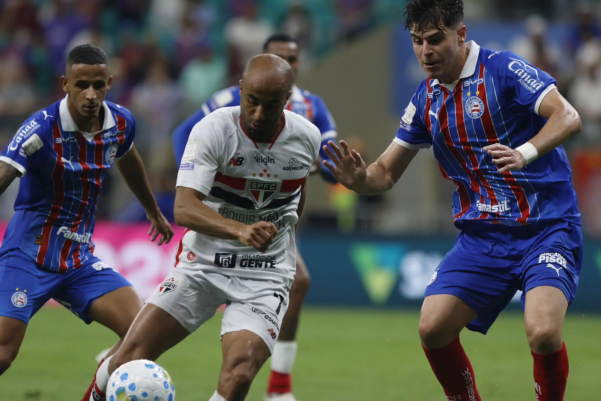 São Paulo perde para o Bahia por 3 a 2, e jejum fora de casa chega a 14 jogos